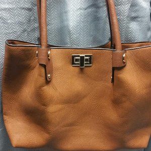 KATHY IRELAND  Hand Bag & Change Pouch